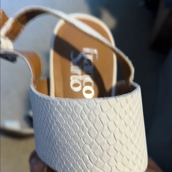 Franco Sarto Women's Tan Sandals Size 7.5 - Picture 6 of 7